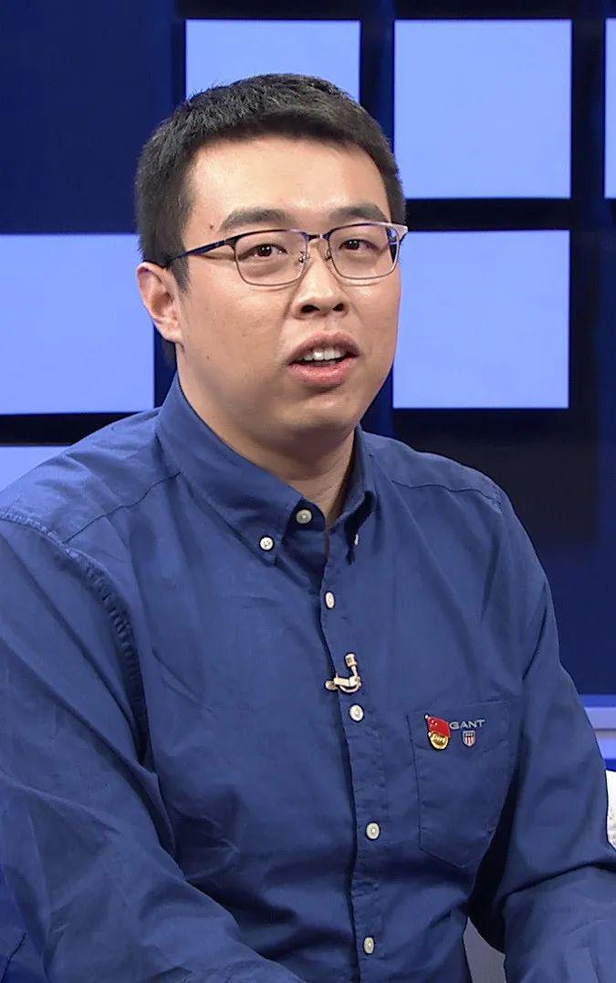 郭维在新国展做好入境旅客集散点全流程转运工作的石景山区新国展工作