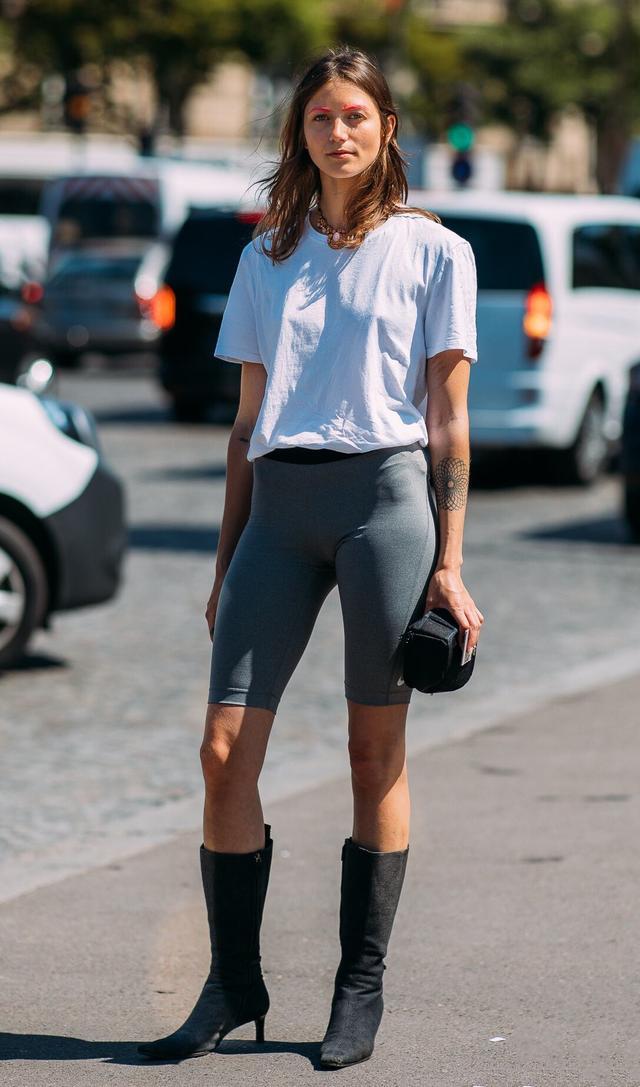 这么穿骑行裤效果一点不比牛仔短裤差,难怪杨幂对它爱不释手!