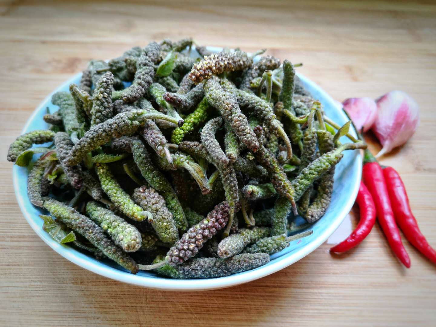 这种野菜长得难看,却比香椿更有味道,益气明目,懂行的人都在吃