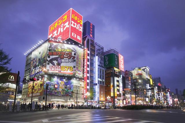 新宿是東京乃至於整個日本最著名的繁華商業區