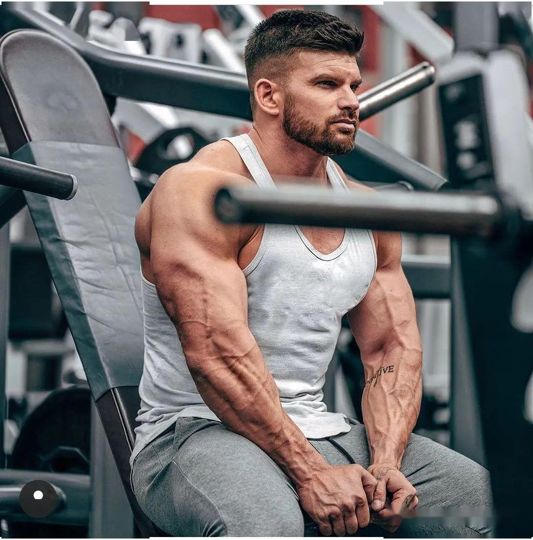 健身超模汤姆科尔曼的健身好图请收藏