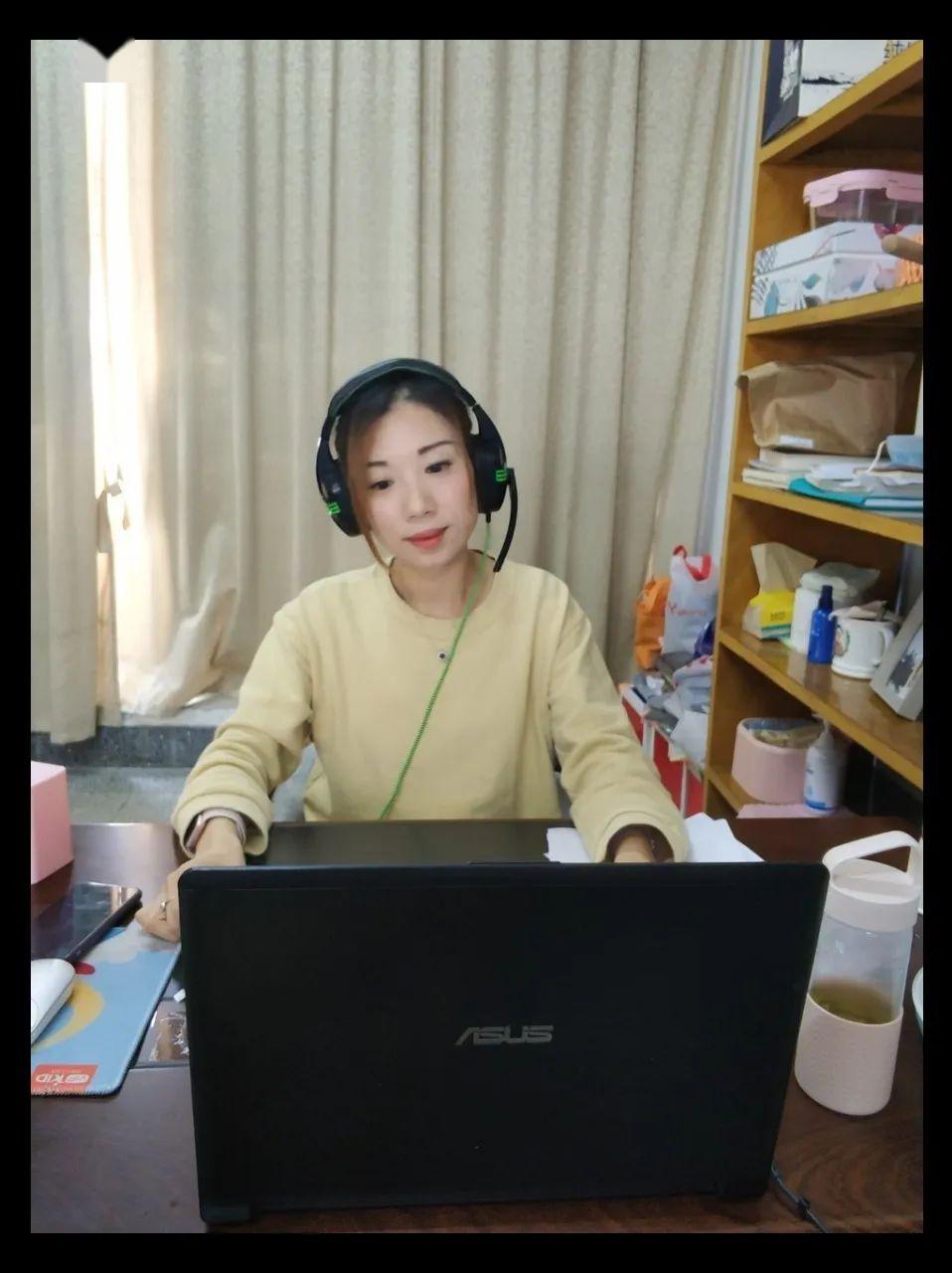 课伊始,姚婷老师通过钉钉课堂,展示疫情期间社会各界抗疫图片,呼吁