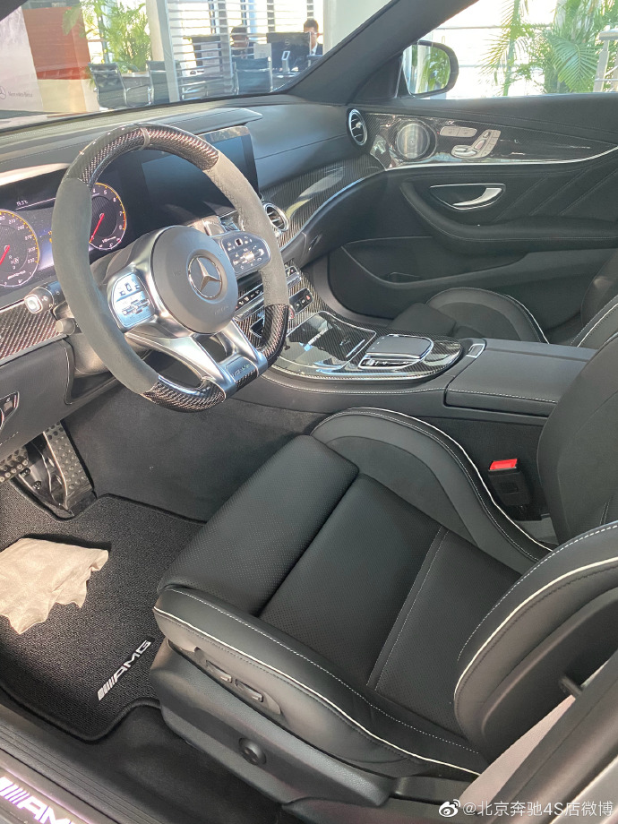 超凡实力 2002款奔驰e63 amg s 四驱