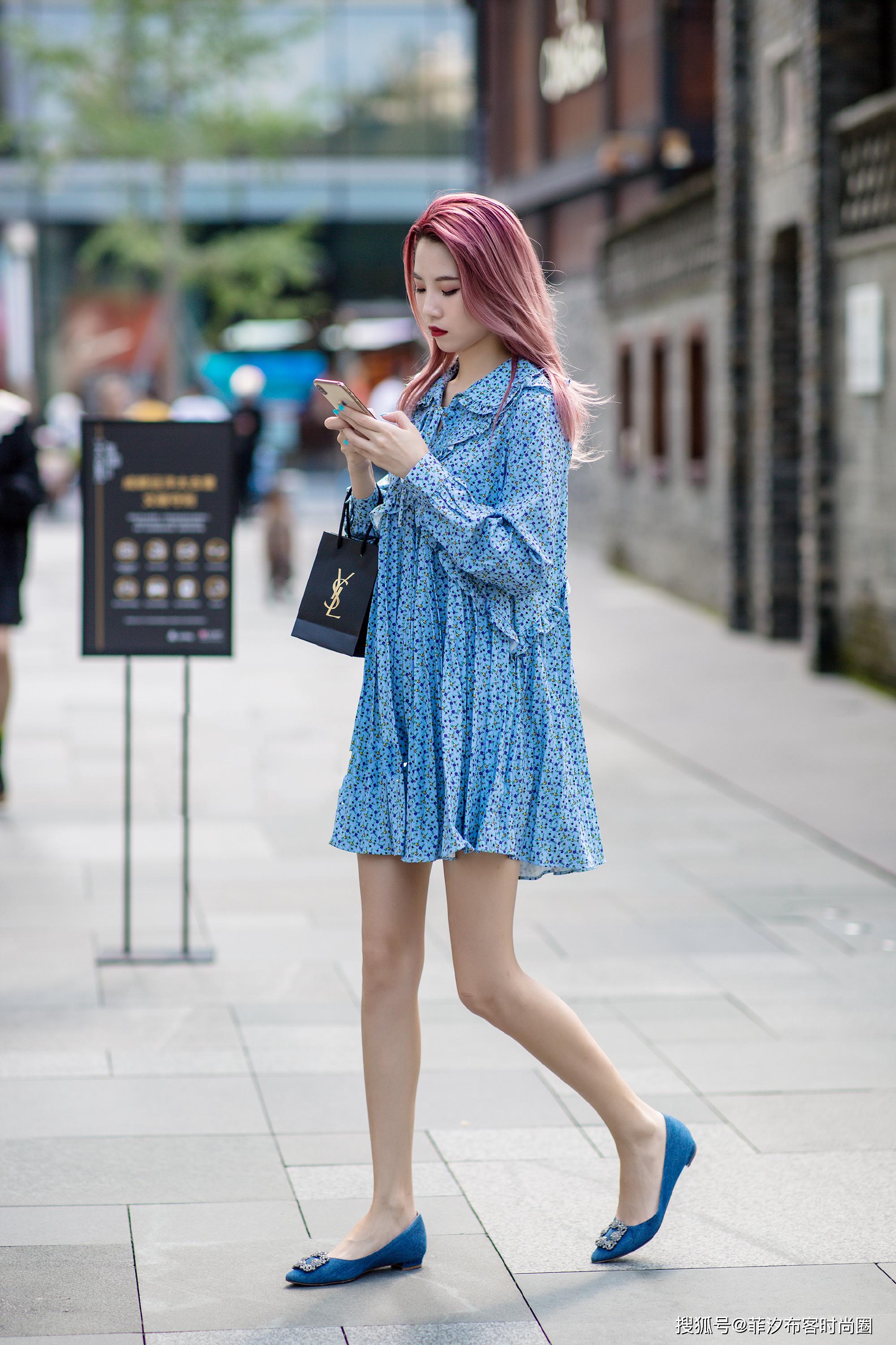 这个夏天,女生都转型甜美范,时髦的裙子是首选