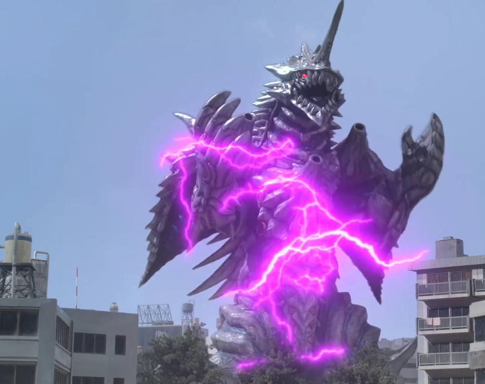 奥特曼凑零利用变身器捕捉到怪兽想扔进异空间被美剑阻止