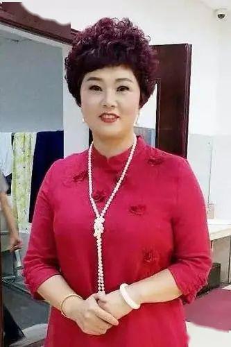 何粉莉德才兼备育花人圃得满园桃李香附精彩音视频
