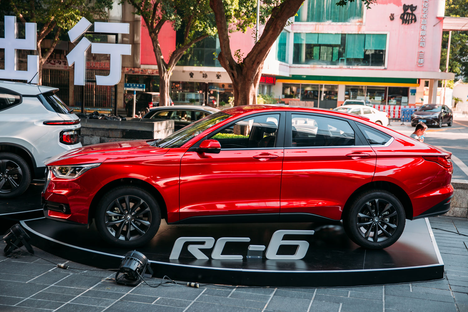 新宝骏rc-6跨界创新不简单,突破对现代出行方式的认知