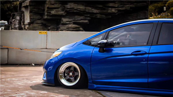 气动避震李洋分享本田飞度gk5改装空气悬架减震器低趴效果案例