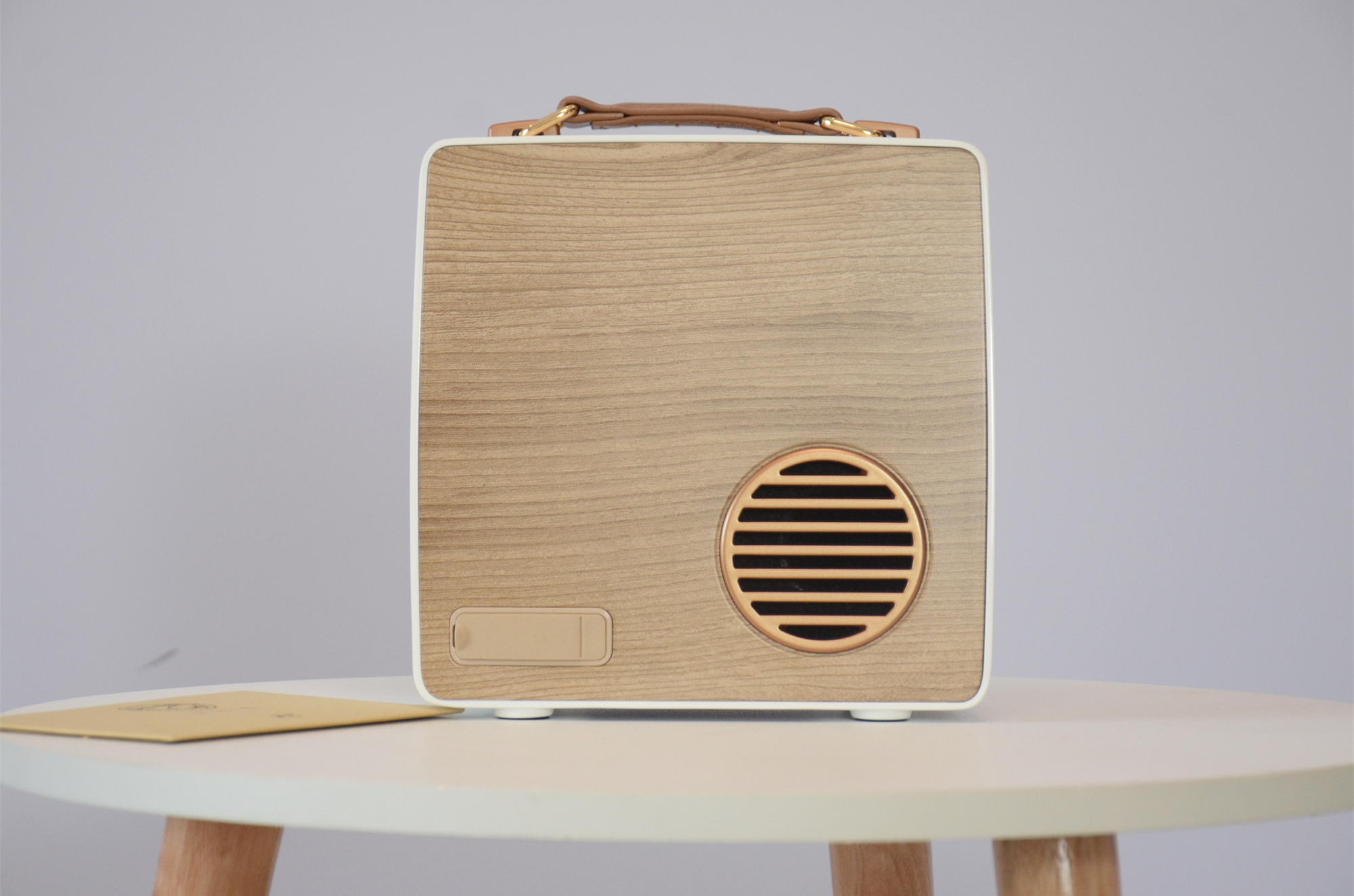 7英寸屏幕搭载华为海思cpu长虹复古迷你小电视评测