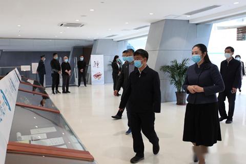 焦斌龙副市长调研太原市图书馆并启动第三届太图读书节