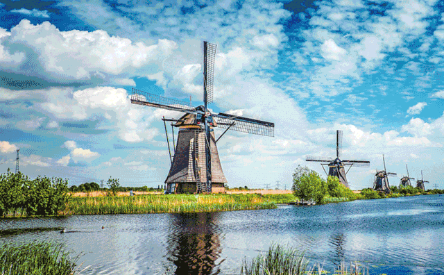 提起荷兰,不得不说的是荷兰风车,大家常常把荷兰称为风车之国,风车