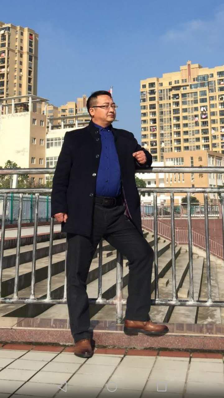 一笑 武贝子 汉唐使者 邓世广 半隐庐 终南山人 倪平波名誉顾问董学增