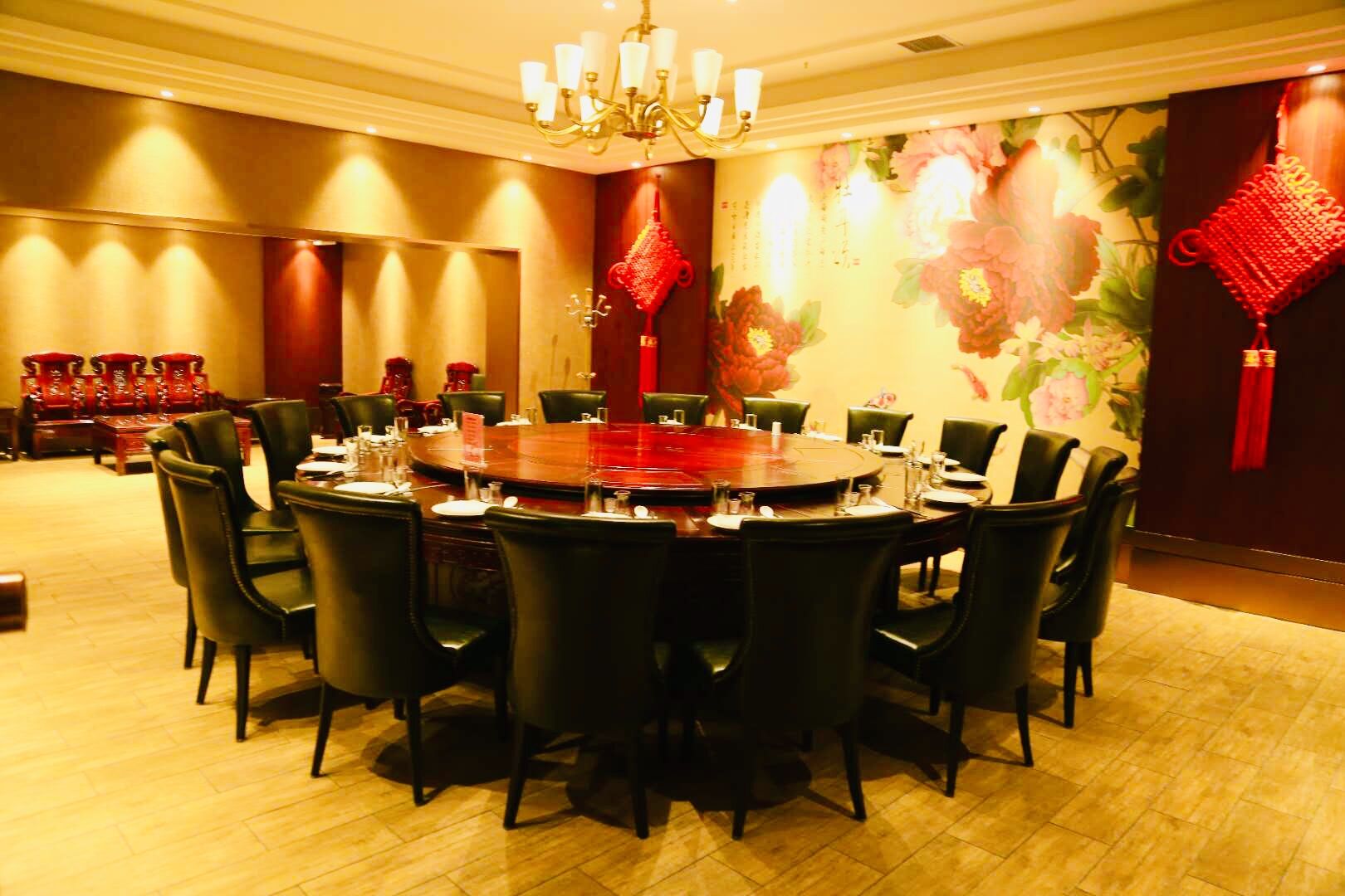 焦作22年豫菜老店翰丰宴回报家乡父老——9.9元吃一条价值88元黄河大