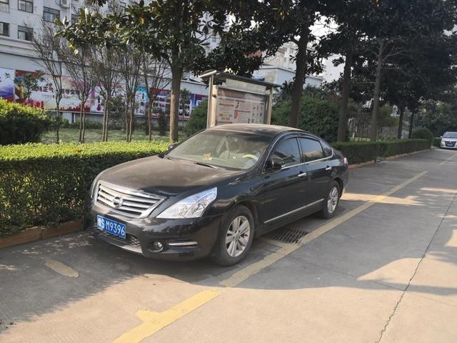 第一次拍卖信阳市浉河区日产k33轿车一辆车牌号为豫sm9396