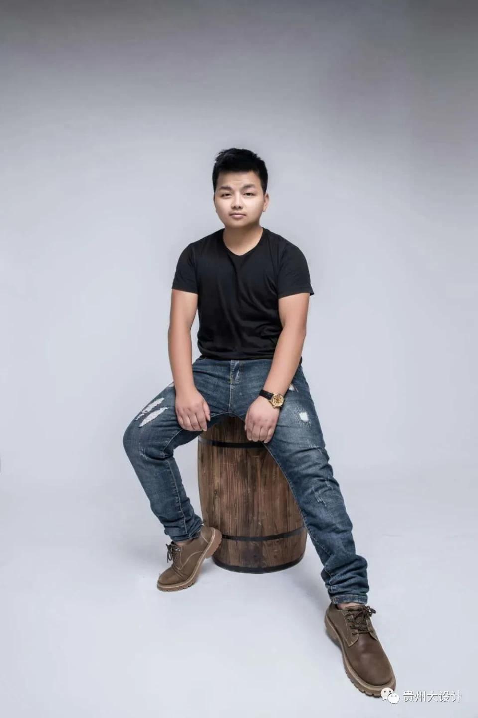 项目地址:贵阳万科花溪大都会项目名称:浮由森音乐餐厅浮由森音乐餐厅