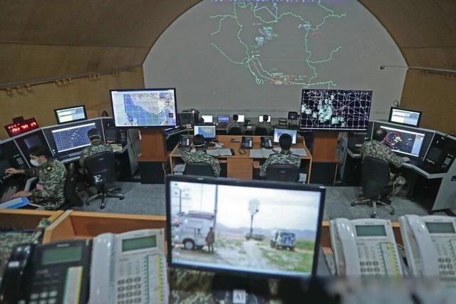 这次动真格了?伊朗直接公开地下指挥所,150米深处藏有重大秘密