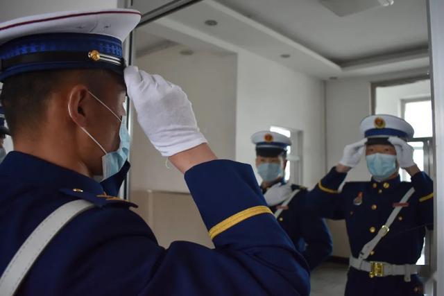 根据《内务条令》第xx条规定…"这是内蒙古大兴安岭森林消防支队纠察