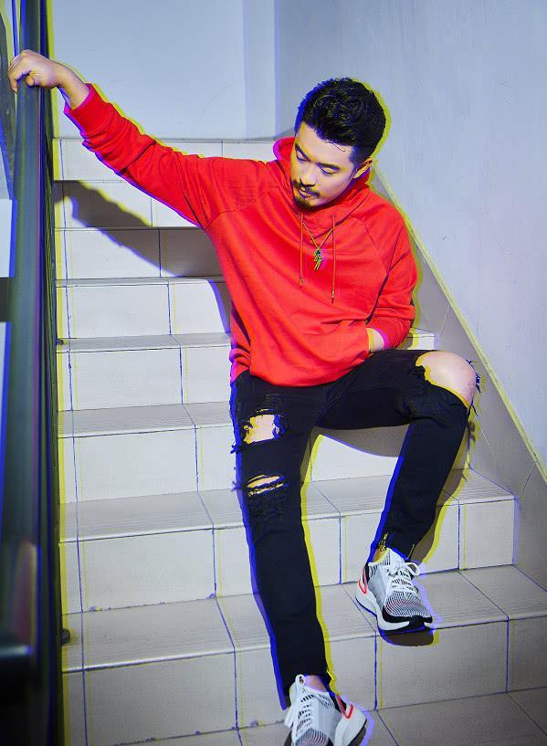 陈赫携女儿逛商场,却不料被aj抢了镜,全网最难驾驭的一双aj