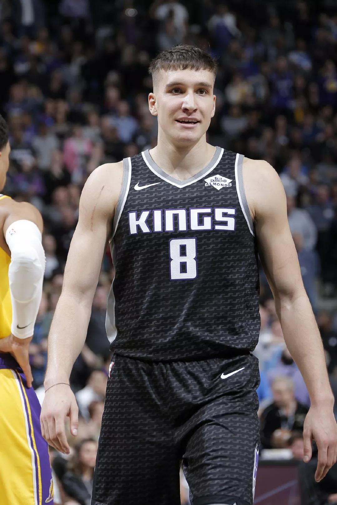 下赛季或廉价续约_博格达诺维奇