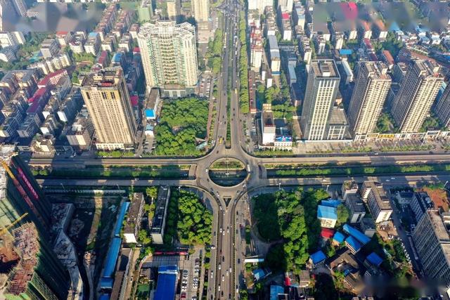 2020年4月27日晨,航拍衡阳市高新区解放大道与
