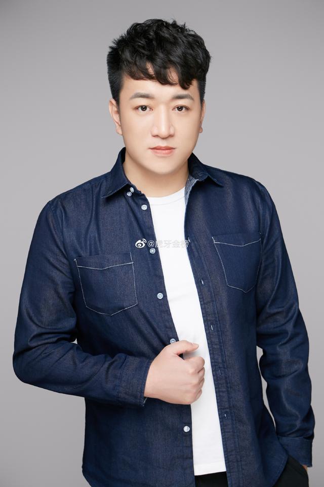 包贝尔玩和平精英拜师虎牙主播看完之后大家纷纷效仿