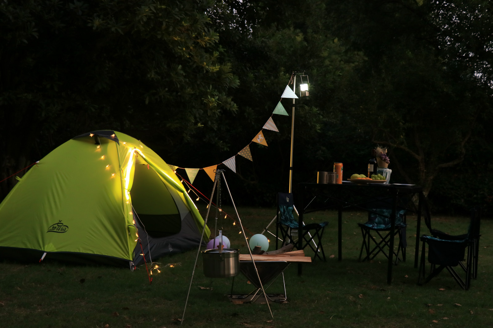 星空下的露营,填充春日的神秘魅惑