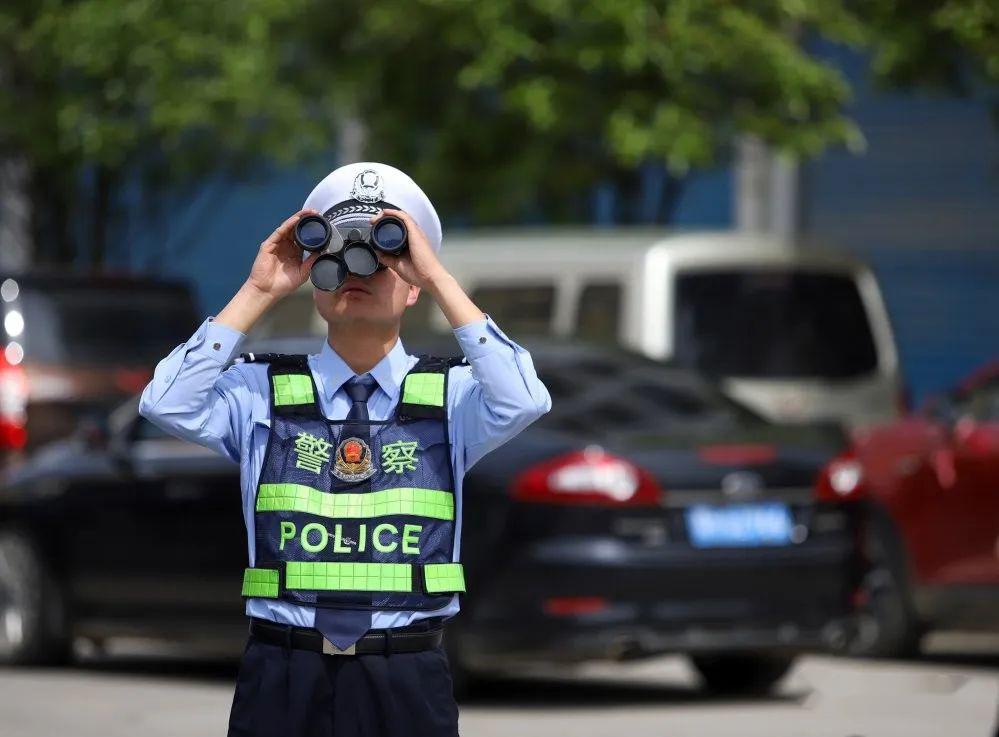 交警队测视力图片图片