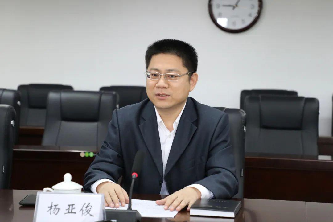 杨亚俊汇报了2019年以来凭祥市口岸,互市点通关情况,并就进一步加强