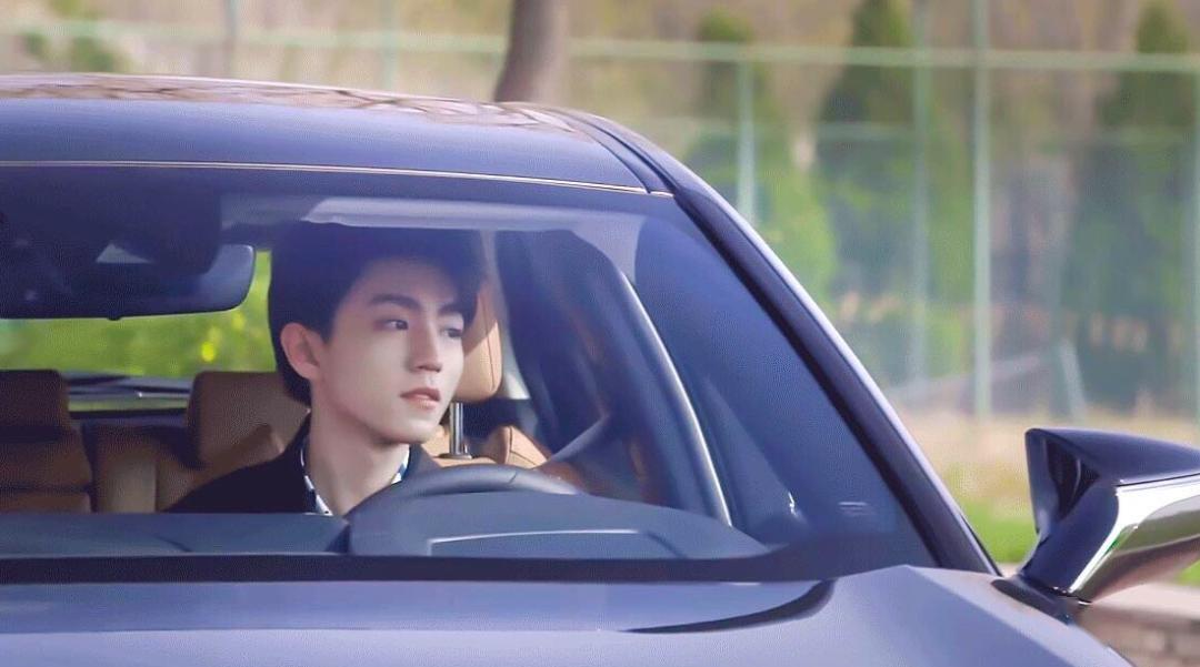 新车20岁的王俊凯代言362万元起雷克萨斯ux300e正式上市