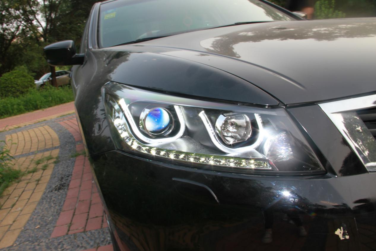 老骥伏枥志在千里八代雅阁升级氙气大灯