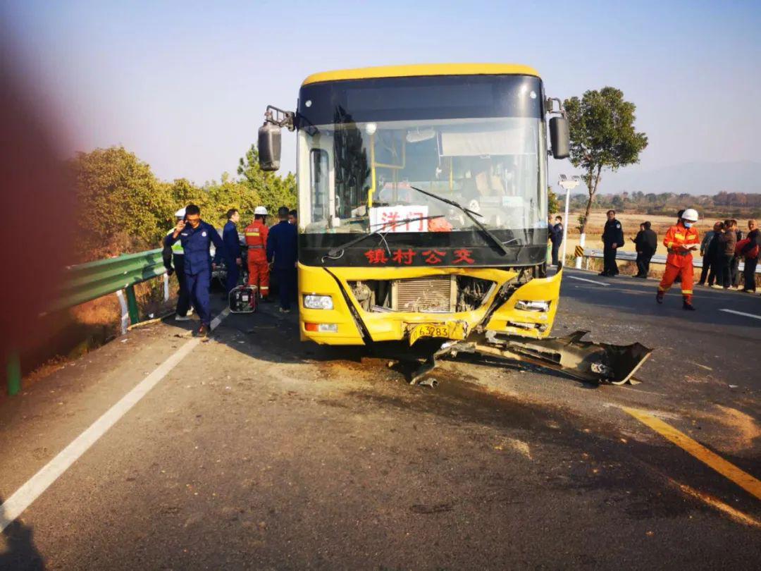 悲剧安福这路段发生车祸造成三人死亡