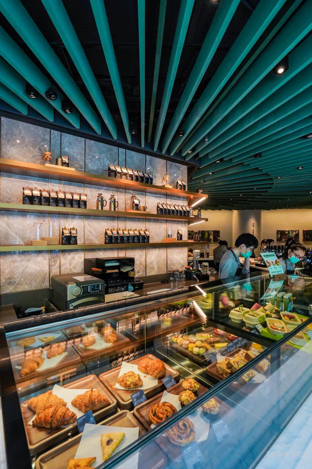 浦东第①家"喝醉"的星巴克,带着故事和酒来了!