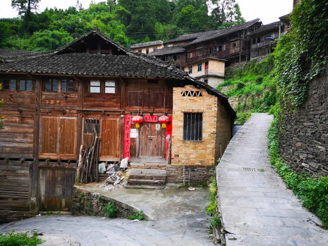 原创贵州深山有个古寨坐落于龙脉之上山清水秀风水极佳