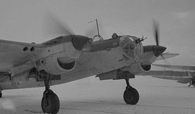 使用在第二次世界大战爆发后,德国对苏联开战,sb-2轰炸机参战卫国战争