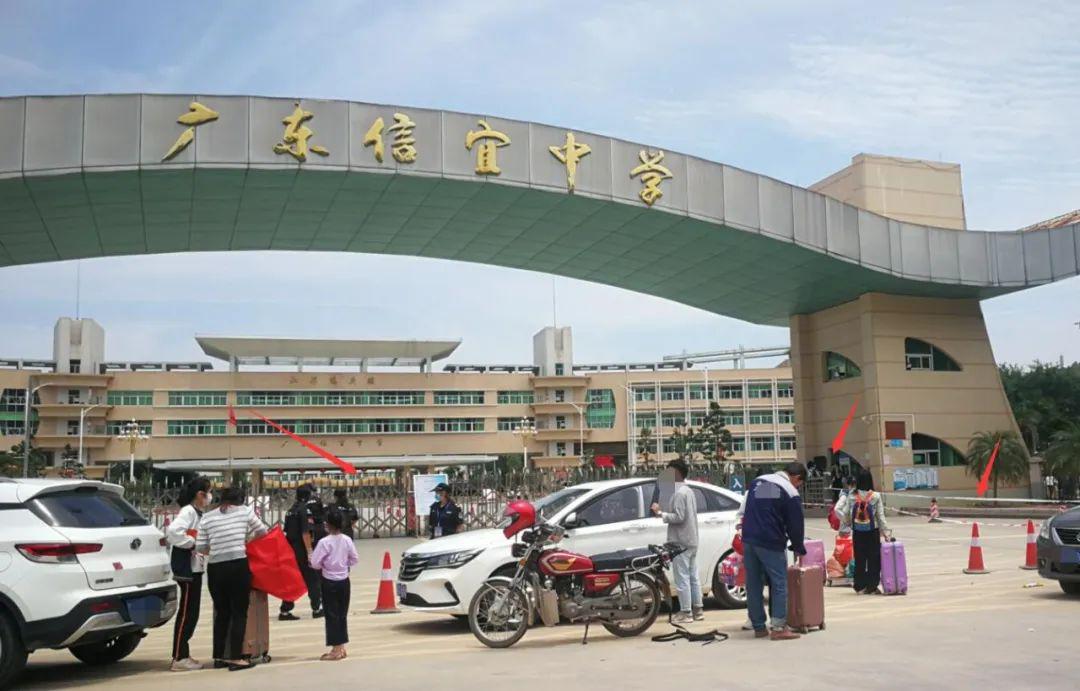 学生逐步回校我市学校层层防护积极应对