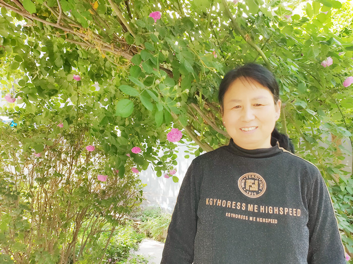 原创平凡人大榜样泾阳县医院护工朱雪萍拾金不昧先进事迹小记