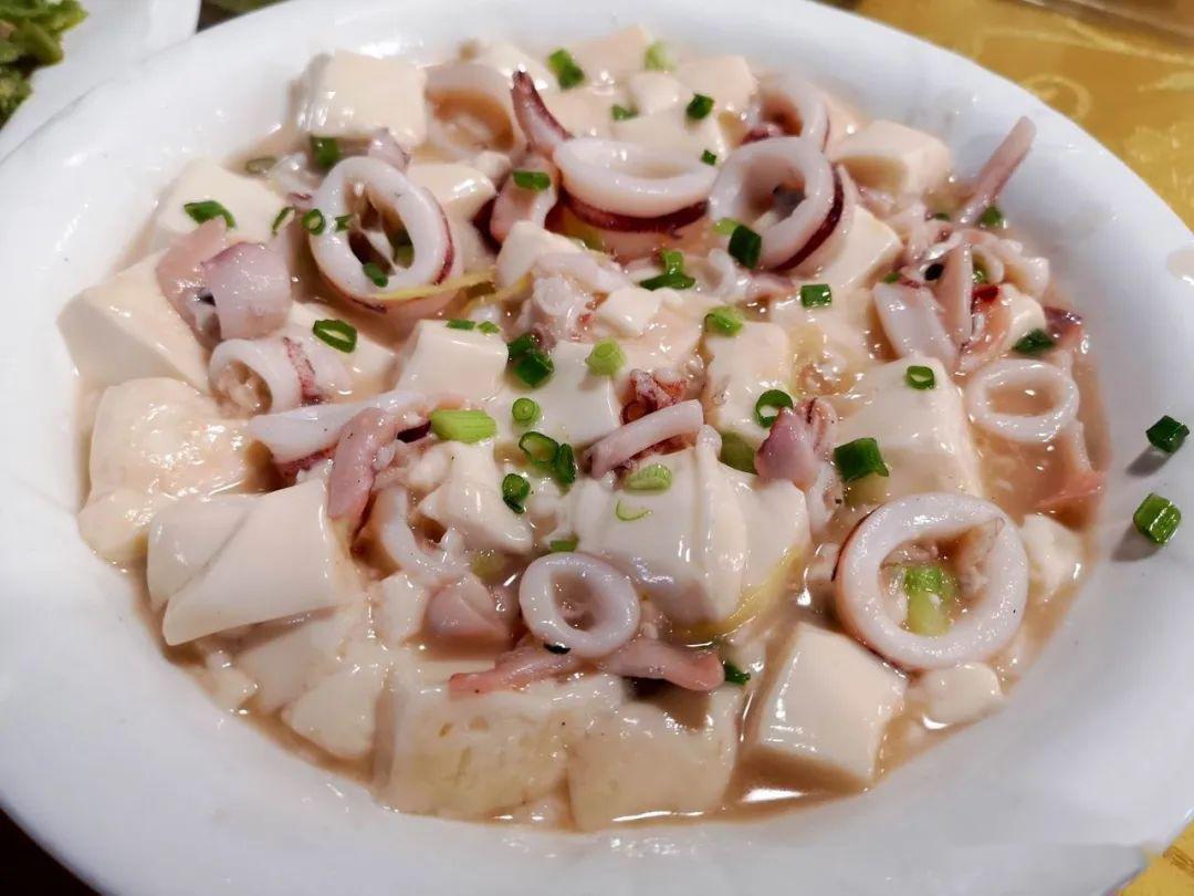 我在树兜吃美味的福安菜