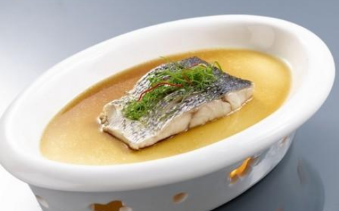 清蒸米鱼的窍门有哪些米鱼头到底能不能吃