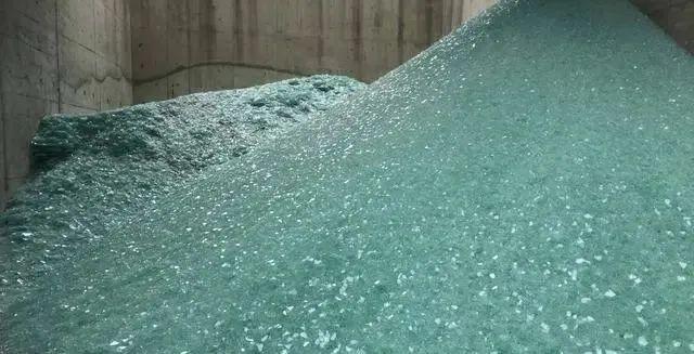 废弃玻璃再生利用,小型加工设备实现低投资高回报的暴利操作?