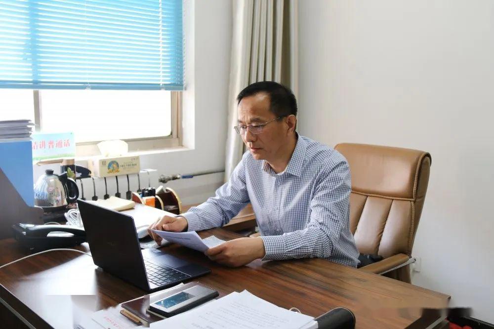 有序做好开学准备筑牢师生安全屏障阳谷县教育和体育局召开初三开学