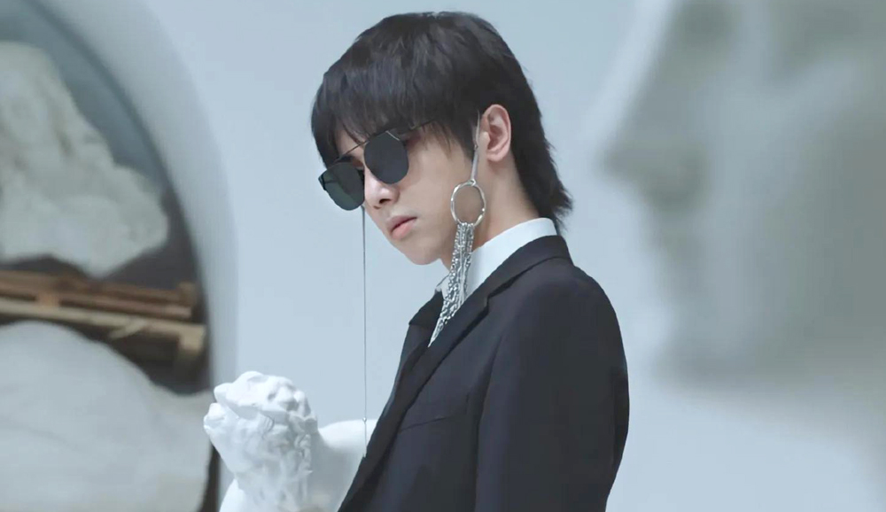 火星人请注意,这是一份来自花花的时尚镜视界_眼镜