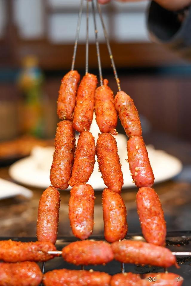 「郑喜旺烧烤」烧烤一定是最佳选择,秘制羊肉串,烤香菇,绝味风干肠,烤
