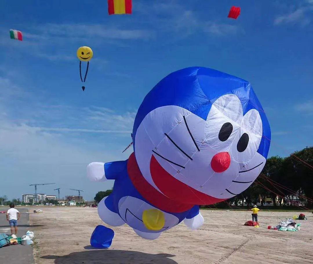 画风筝画出孩子心中的梦想自己放飞亲手画的风筝镜头所到之处都是美景