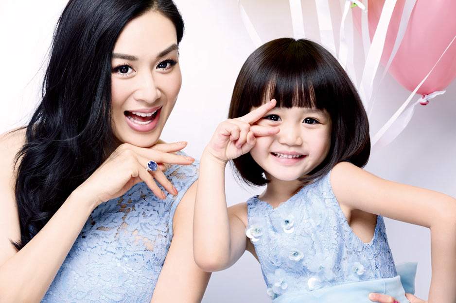 钟丽缇女儿们蹭蹭长大身材颜值完美遗传钟丽缇与女儿们的神一般的保养