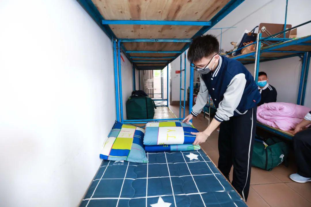 带你直击现场斗门学生返校第一天