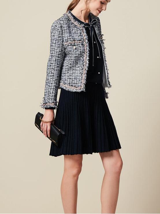 时至今日,小香风格仍然代表着大方,简约,舒适,优雅,隽永的独特风格.