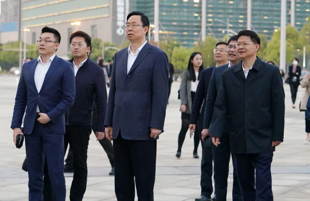 这场特别策划的音乐快闪,书记市长也来听啦!