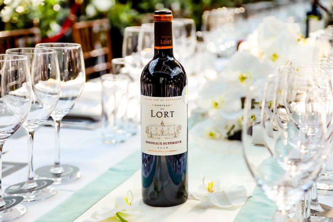 guide hachette 《阿歇特葡萄酒指南》1*médaille dor au concours