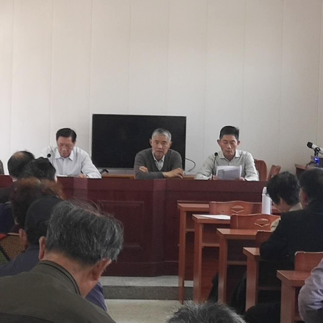 翁国忠,王永益代表所在党小组畅谈了心得体会.