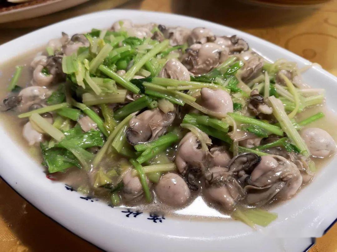 我在树兜吃美味的福安菜